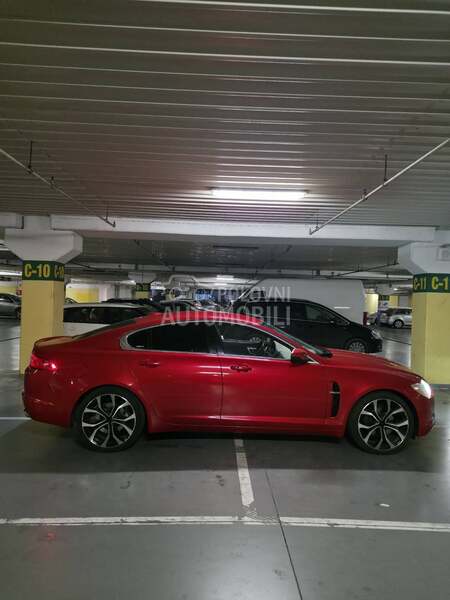 Jaguar XF 