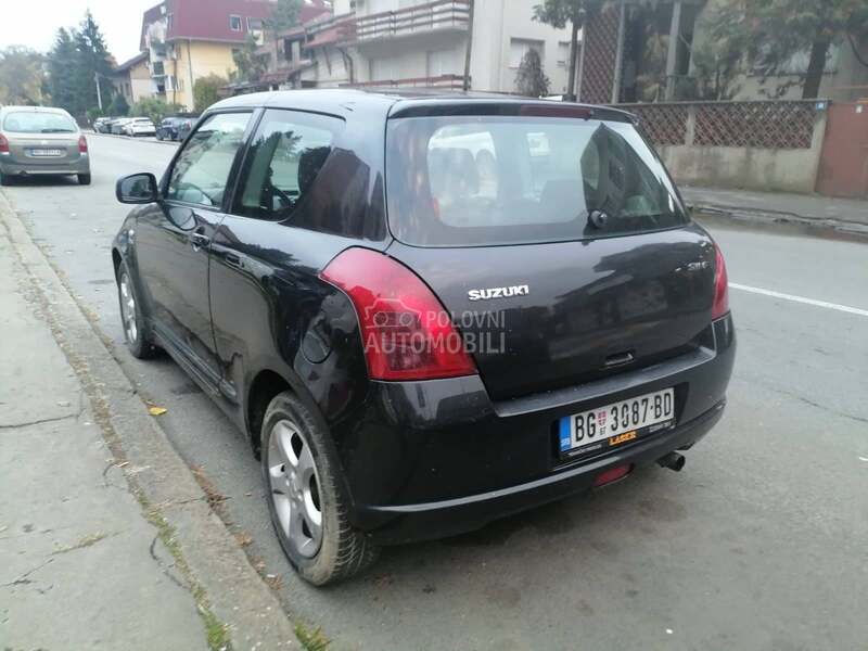 Suzuki Swift 
