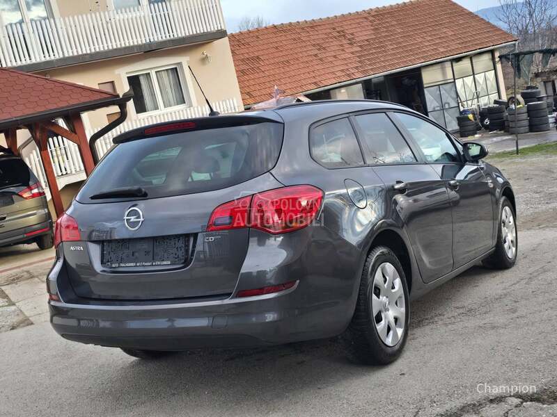 Opel Astra J 1.7 CDTI