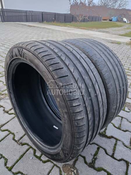 Kumho 255/40 R19 Letnja