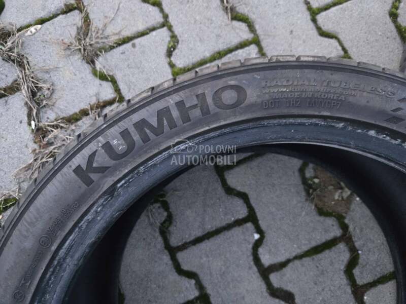 Kumho 255/40 R19 Letnja