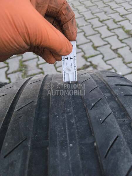 Kumho 255/40 R19 Letnja