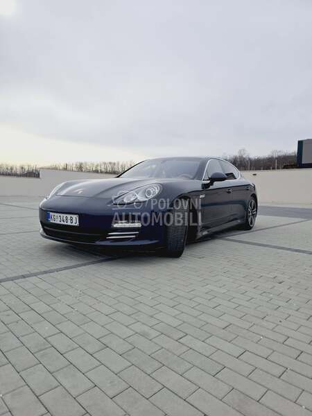 Porsche Panamera 4S