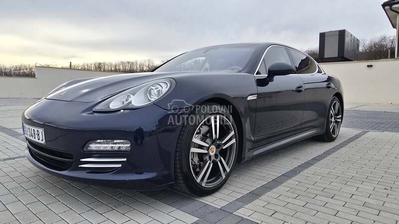 Porsche Panamera 4S