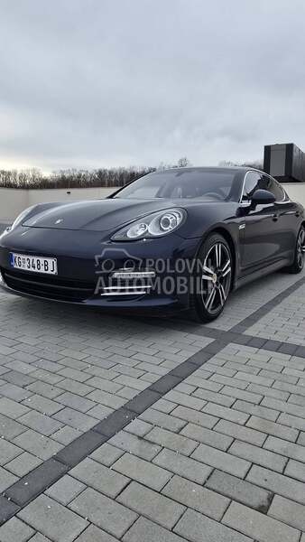 Porsche Panamera 4S