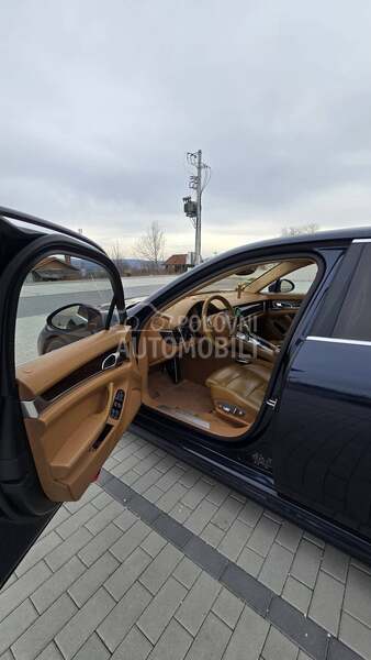 Porsche Panamera 4S