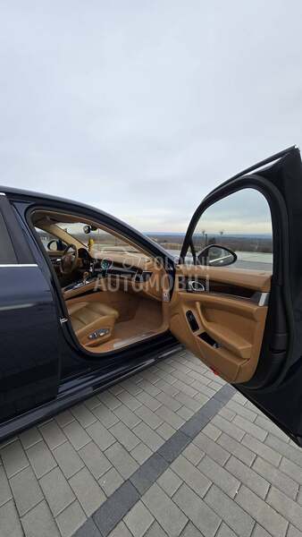 Porsche Panamera 4S