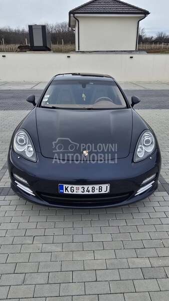 Porsche Panamera 4S