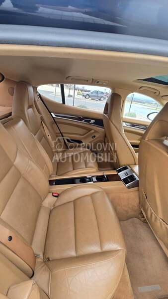 Porsche Panamera 4S