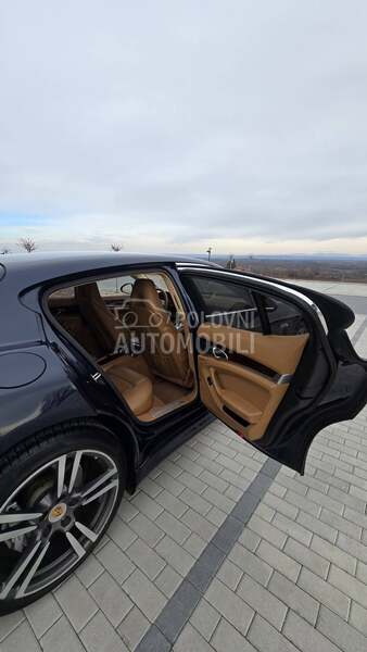 Porsche Panamera 4S