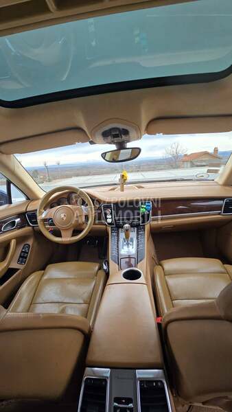 Porsche Panamera 4S