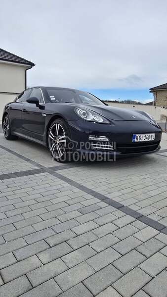 Porsche Panamera 4S