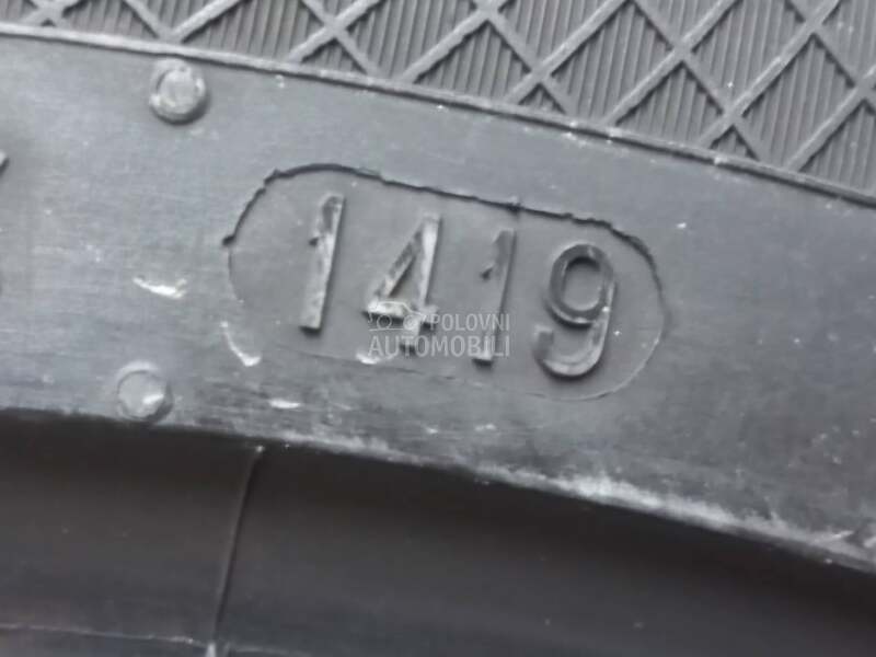 Continental 235/45 R18 Zimska