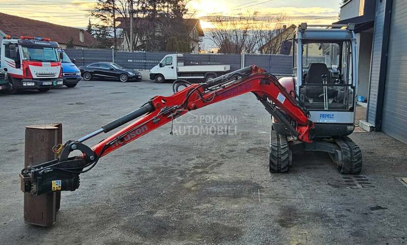 Neuson 2503 2,7T ROTOTILT