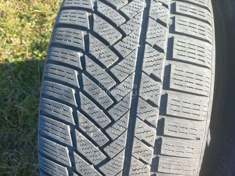 Continental 255/45 R20 Zimska
