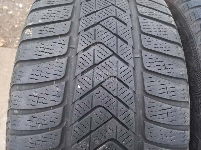 Pirelli 275/35 R19 Zimska