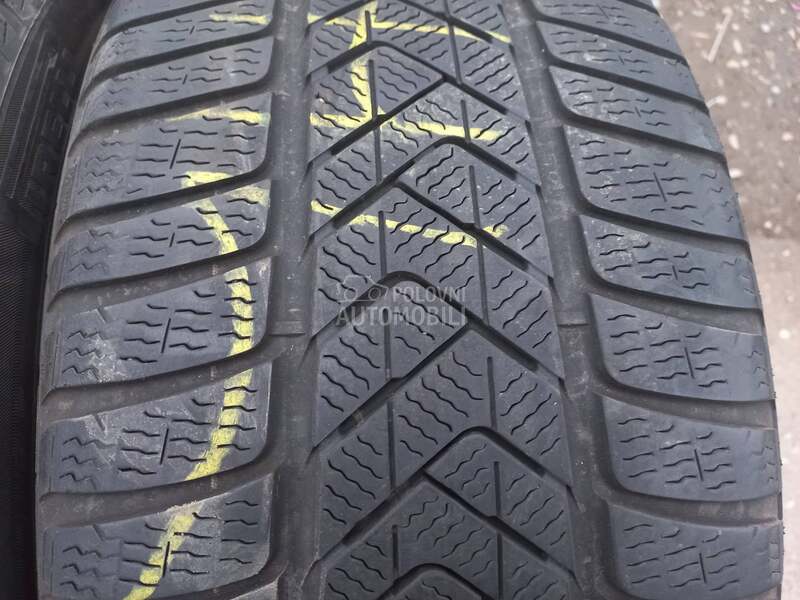 Pirelli 275/35 R19 Zimska