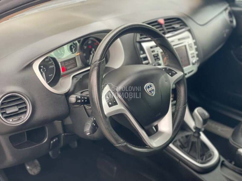 Lancia Delta 1.6mjet PLATINUM