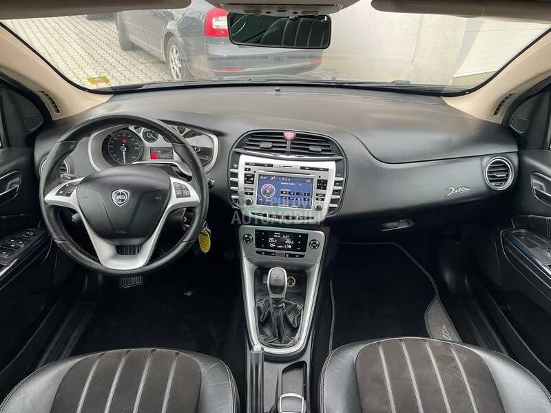 Lancia Delta 1.6mjet PLATINUM