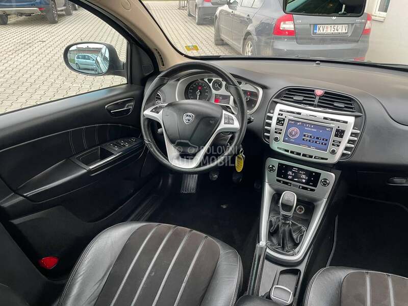 Lancia Delta 1.6mjet PLATINUM