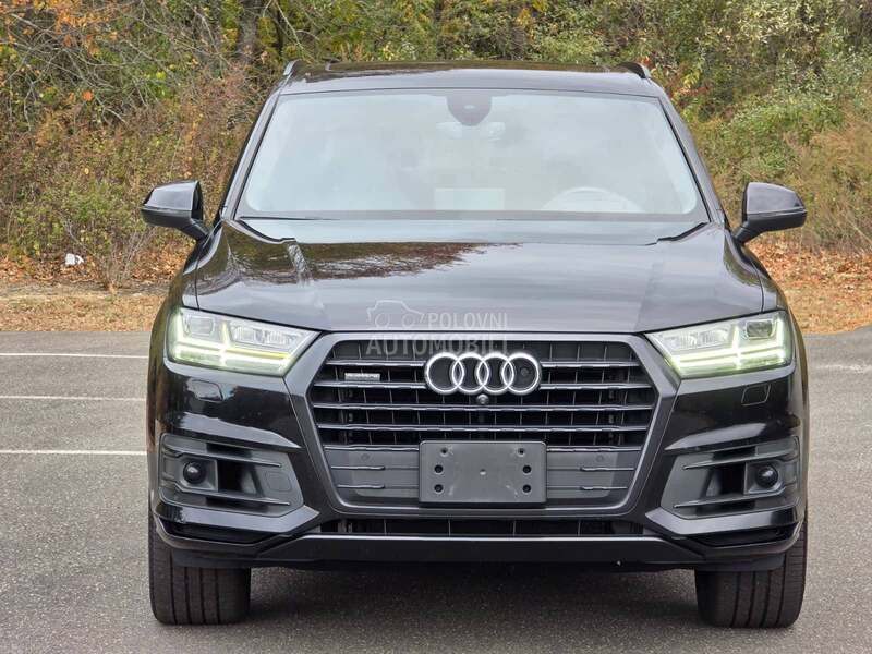 Audi Q7 