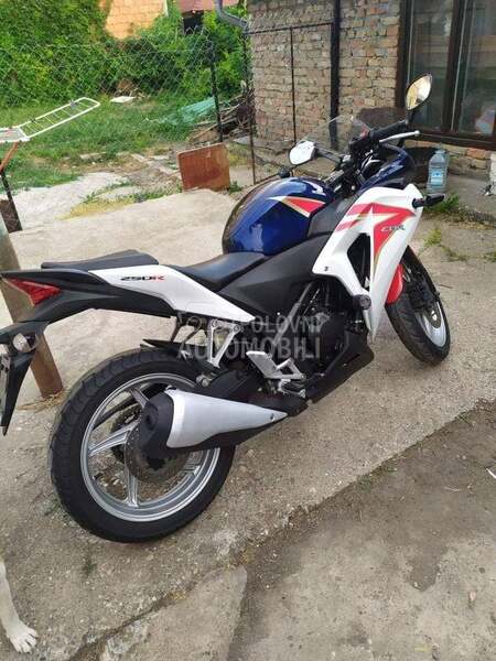 Honda CBR 250r