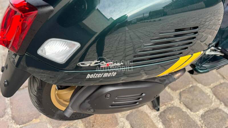 Piaggio Vespa GtS Super 300