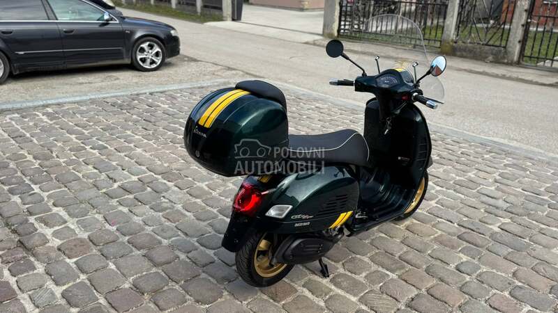Piaggio Vespa GtS Super 300