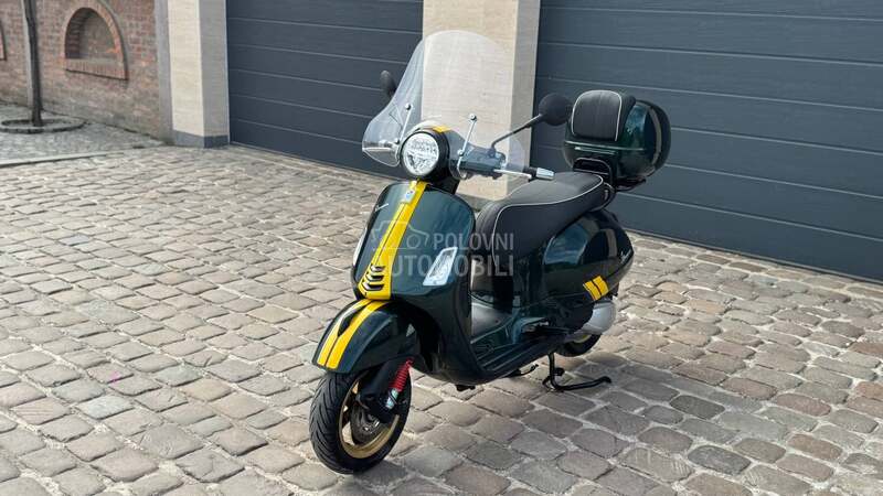 Piaggio Vespa GtS Super 300