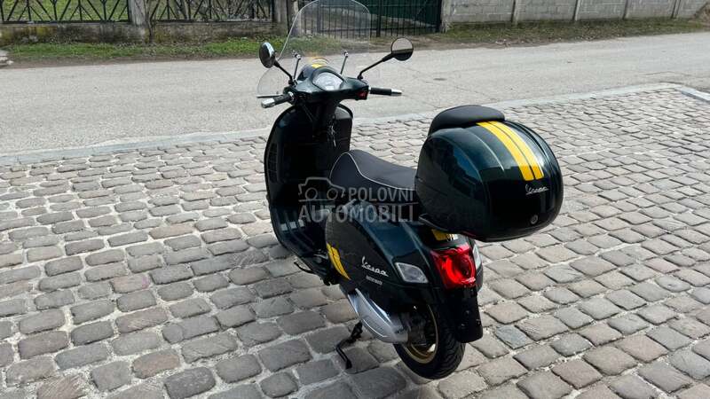 Piaggio Vespa GtS Super 300