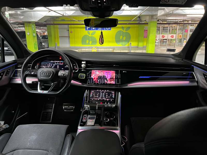 Audi Q7 