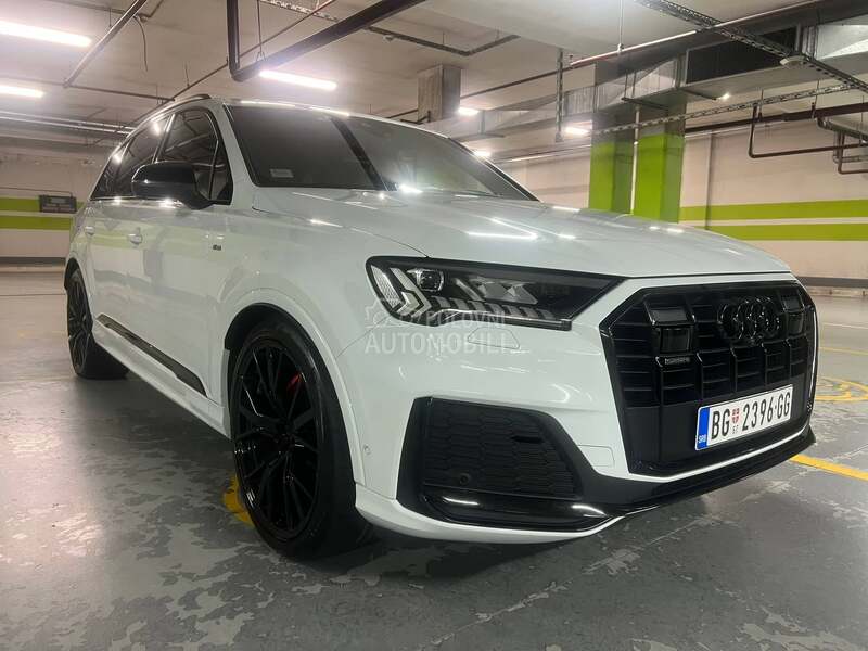 Audi Q7 