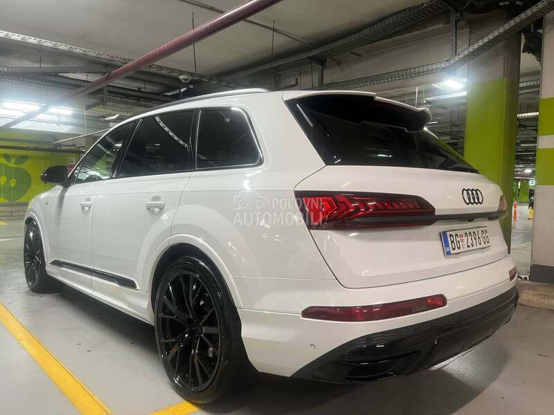 Audi Q7 
