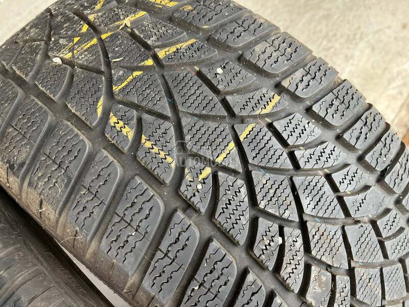 Dunlop 255/45 R18 Zimska