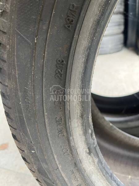 Dunlop 255/45 R18 Zimska