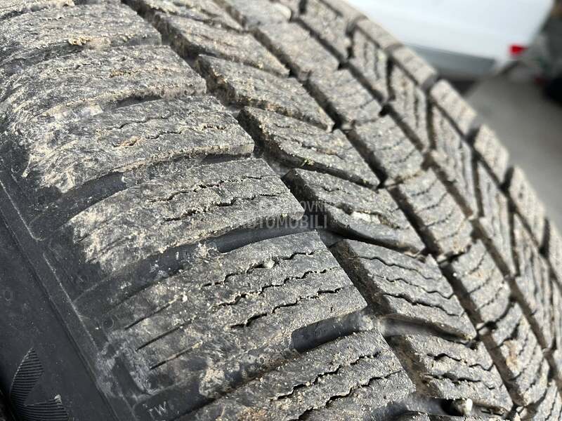 Continental 225/55 R17 Zimska