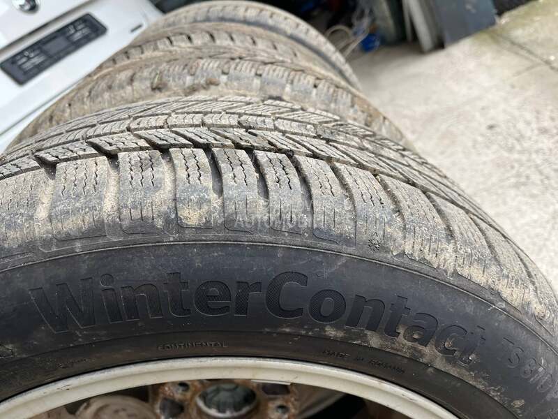 Continental 225/55 R17 Zimska