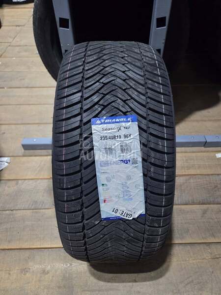 Triangle 235/40 R19 Sve sezone
