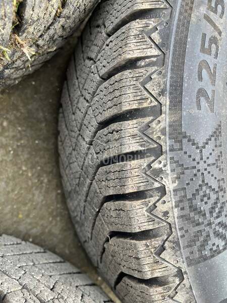 Continental 225/55 R17 Zimska