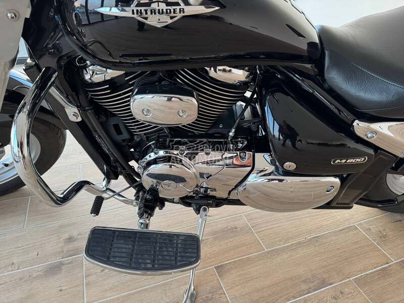 Suzuki INTRUDER 800 perfekcija