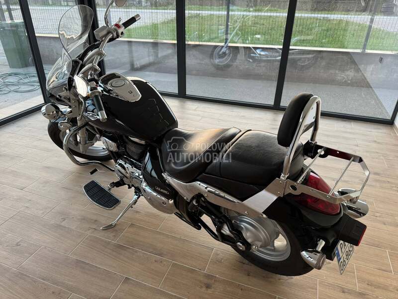 Suzuki INTRUDER 800 perfekcija