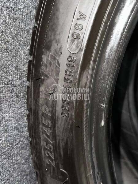 Goodyear 225/45 R19 Letnja
