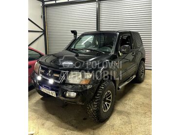 Mitsubishi Pajero M57