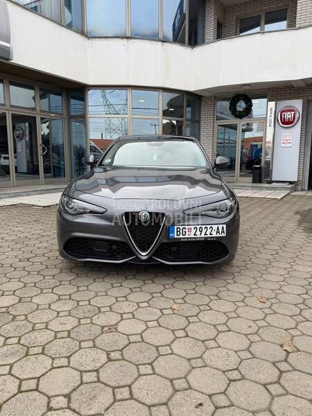 Alfa Romeo Giulia 