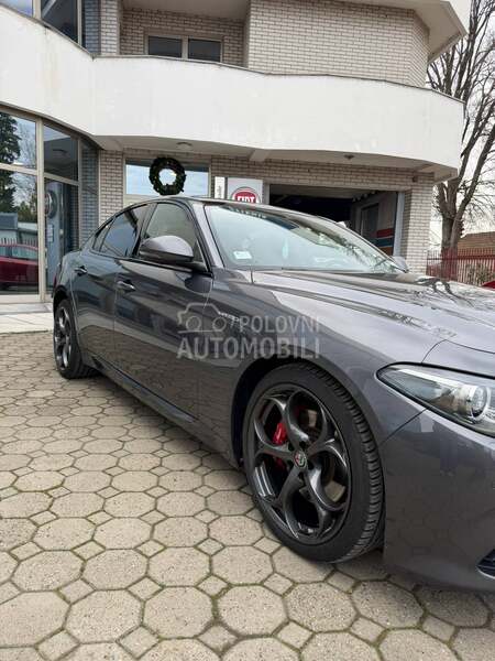 Alfa Romeo Giulia 