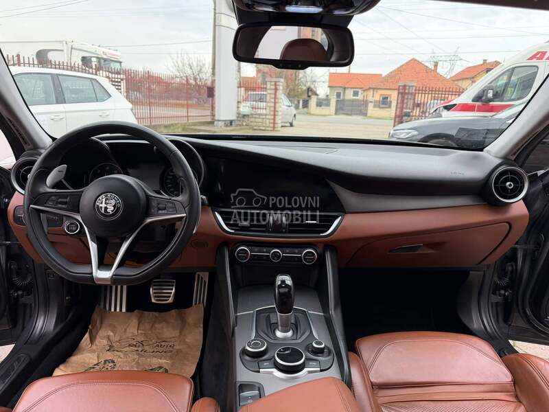 Alfa Romeo Giulia 
