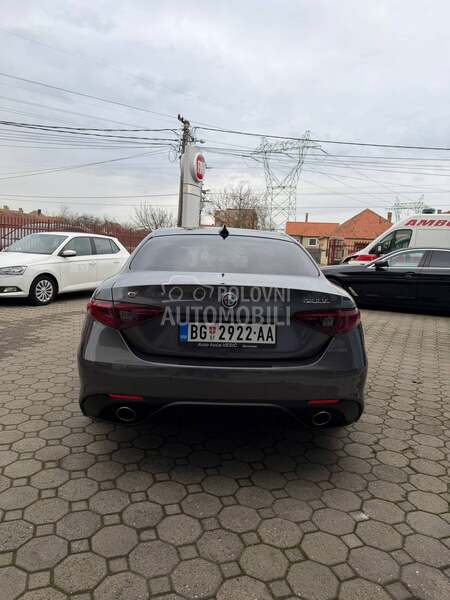 Alfa Romeo Giulia 