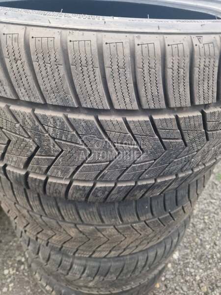 Tracmax 255/35 R20 Sve sezone