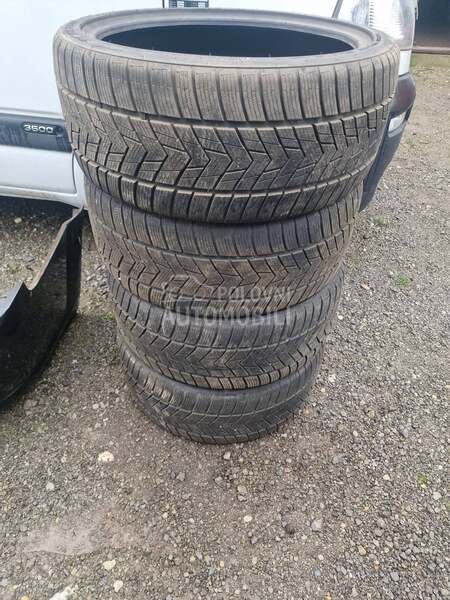 Tracmax 255/35 R20 Sve sezone