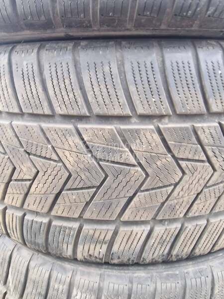 Tracmax 255/35 R20 Sve sezone